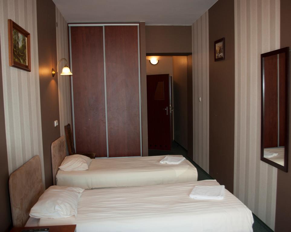 Hotel Nad Rzeczka Torun Exterior photo